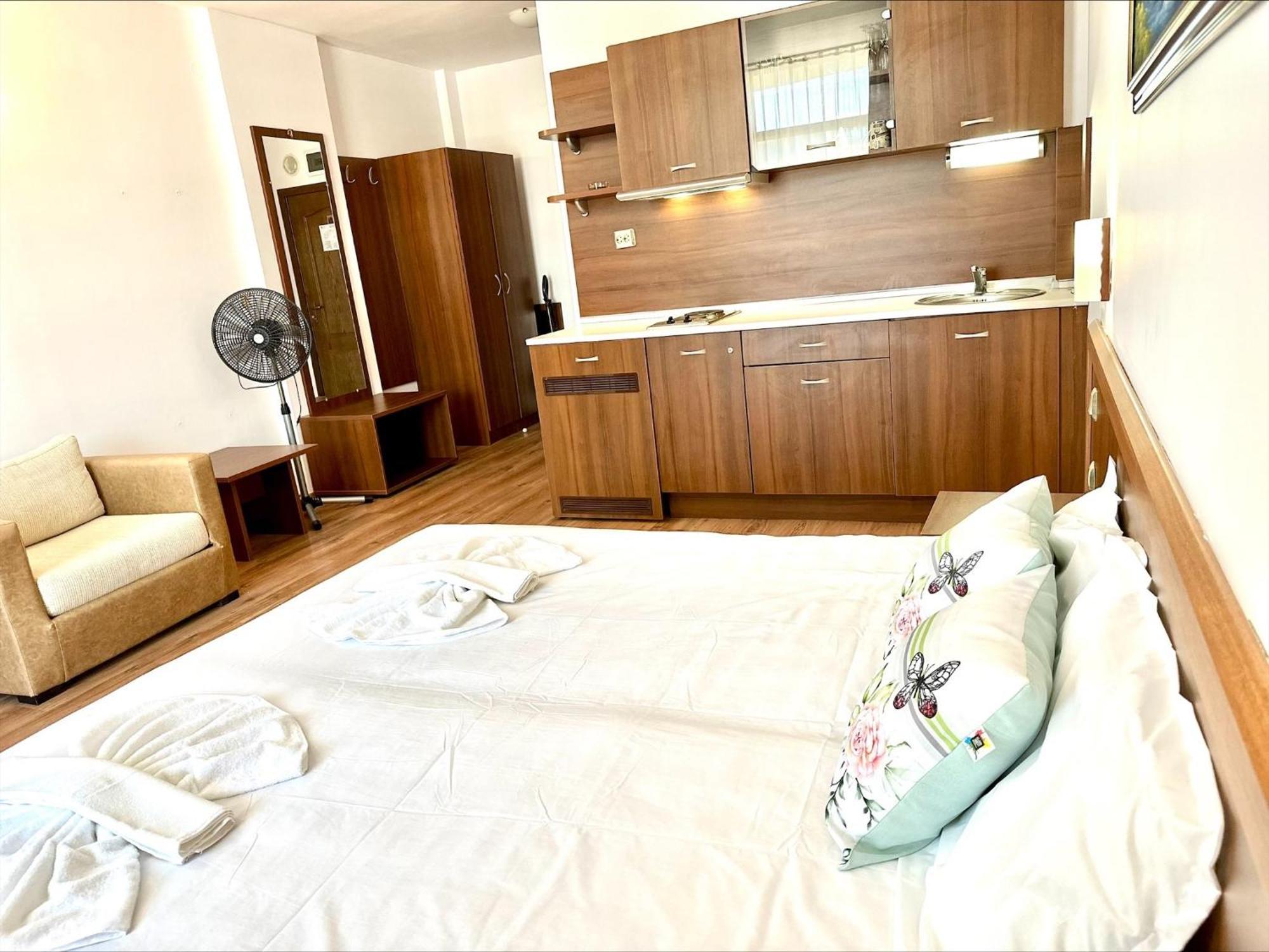 Grenada - Menada Apartments Napospart Szoba fotó